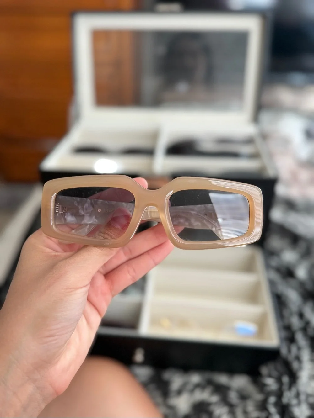 DEZI Beige Rectangular Women's Sunglasses